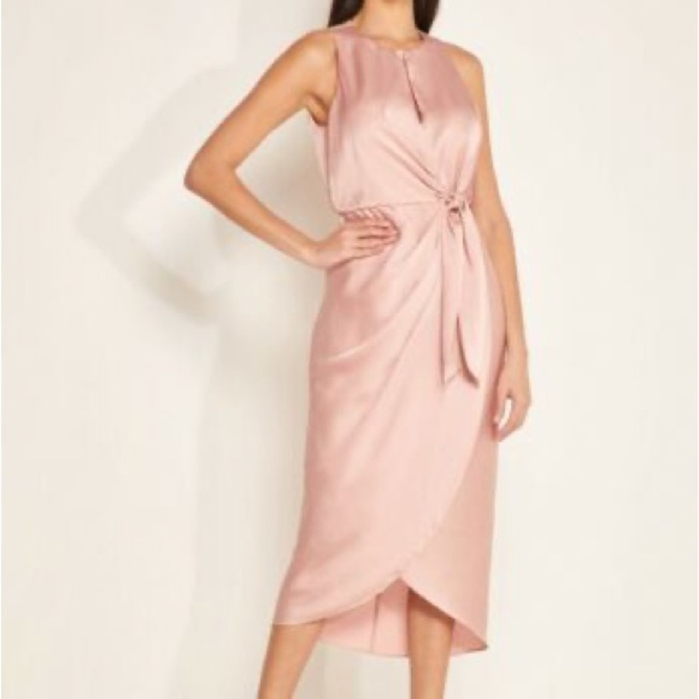 Ted Baker London
POHSHAN keyhole detail midi dress